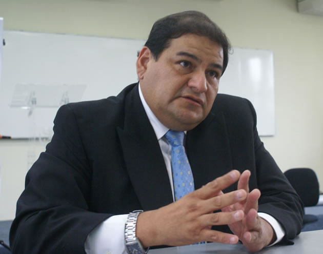 Dr. Iván Hidalgo Romero
